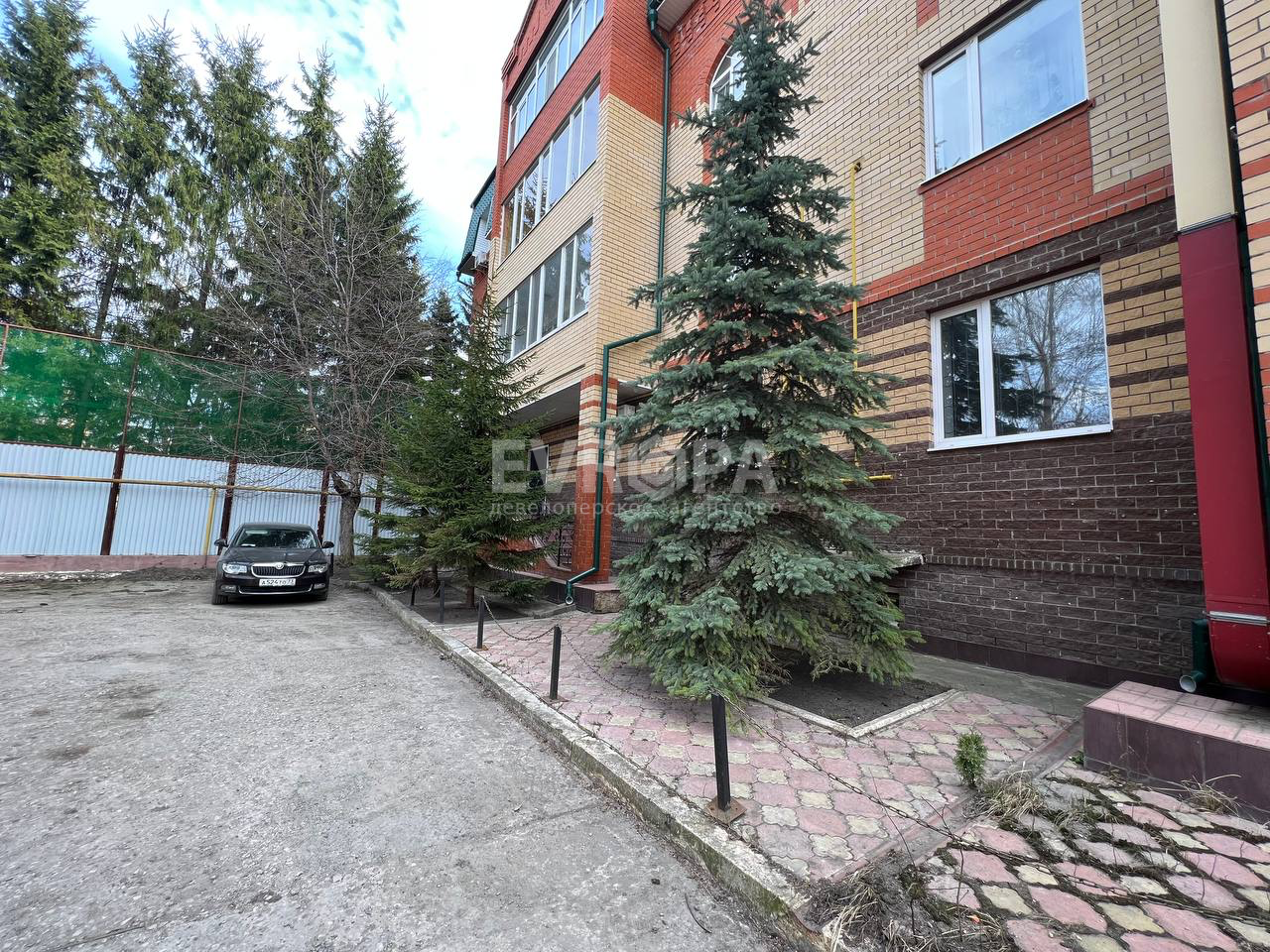 Продажа коммерческой недвижимости, 285м <sup>2</sup>, Ульяновск, Радищева улица,  д.30А