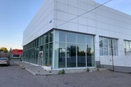 Торговое Офис Здание 913 м²