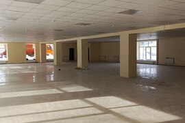 Помещение 460 м² под магазин, офис, склад