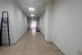 Торговое помещение 66 м² на 1 линии в центре