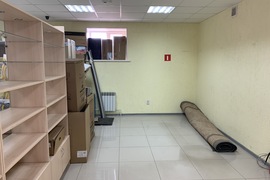 Торговая площадь / магазин в аренду, 125 м², 1 этаж, бизнес-центр, 15 кВт