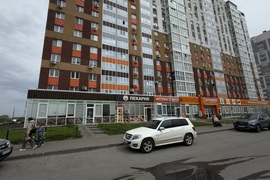 Торговая площадь 70 м², панорамные окна, 2 входа, 24/7 