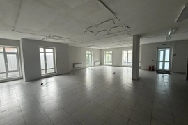 Помещение 165 м² под магазин, офис или клинику