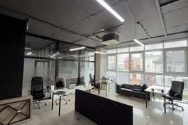 Нежилое помещение 295 м² под офис, шоурум