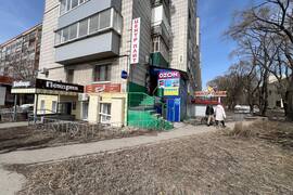 Помещение 153 м² под магазин, парковка