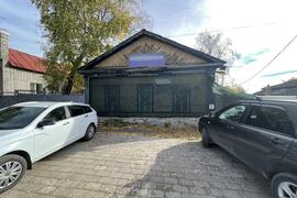 Здание 134,8 м² с участком 6,5 сот.