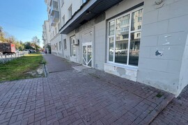 Помещение 100 м² под магазин, 1 линия