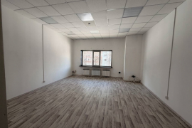 Офис Помещение с окном и мт 35 м²