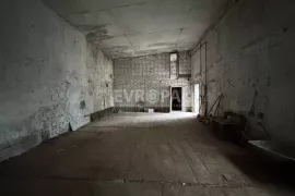 Склад неотапл  280 м²