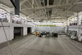 Торговое Помещение Склад  1370 м²