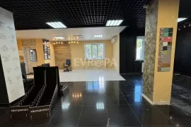 Офис Торговое Помещение  87.4 м²