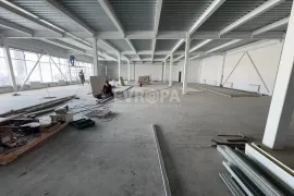 Здание Торговое Офис 1300 м²