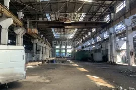 Склад в Помещение 4000 м²