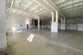 Производство-склад 820 м² с дебаркадером и высокими потолками