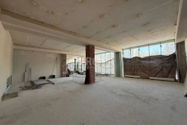 Торговое Помещение Офис 370 м²