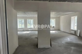 Нежилое помещение 62 м² под магазин, 1 линия
