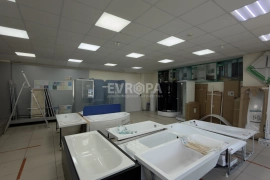 Помещение 72 м² на первой линии