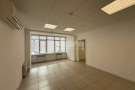 Офис в аренду, 111 м², 1 этаж, кабинетная система, кухня, кондиционеры
