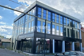 Помещение 300-947 м² под офис, медцентр или детейлинг