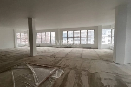 Помещение 935 м² под офис, медцентр или клинику