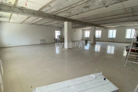 Помещение 900 м² с арендатором, бизнес-центр