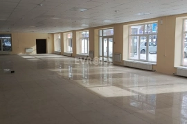 Помещение 460 м² под магазин, клинику, офис