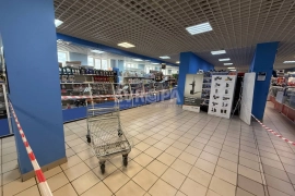 Помещение 606 м² под магазин, склад, шоурум