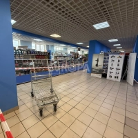 Помещение 606 м² под магазин, склад, шоурум