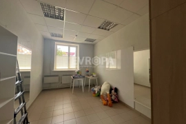 Помещение 180 м² под клинику или детский центр
