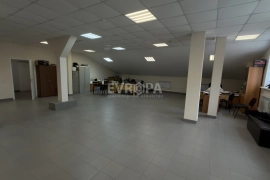 Офис 173 м² в отдельно стоящем здании
