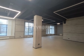 Помещение 240 м² под офис, магазин, клинику