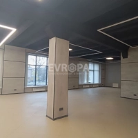 Помещение 240 м² под офис, магазин, клинику