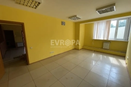 Помещение 82 м² под офис, кабинет, услуги