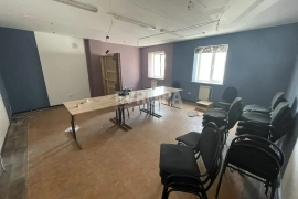 Помещение 93 м² под офис, кабинет услуг