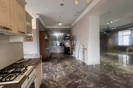Помещение 225 м² на Радищева под шоурум или офис