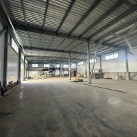Склад и производство 1400 м² на Созидателей с отоплением
