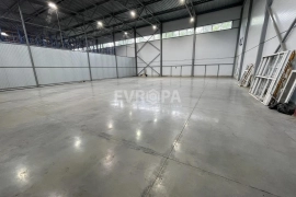 Склад 432 м² с офисной зоной под логистику
