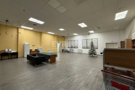 Нежилое помещение 190 м² под магазин, офис
