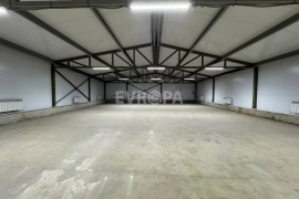 Тёплый склад 511 м², ворота