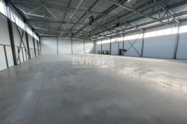 Тёплый склад 864 м² с воротами
