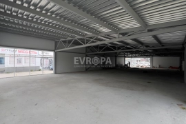 Здание 412,5 м², панорамные витрины